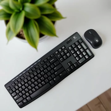 Logitech Wireless Desktop MK270 vezeték nélküli billentyűzet  + egér