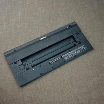 TOSHIBA Hi-Speed Port Replicator II pa3916e-1prp  Dokkoló