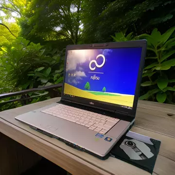 AKCIÓ Fehér billentyűs megbízható Fujitsu Lifebook E751/i3-2330m/4/250GB/15,6