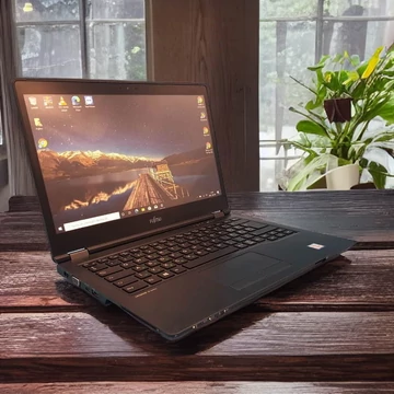 Fujitsu Lifebook U747