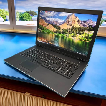 DELL Precision 7730 Xeon professzionális munkaállomás 4K kijelzővel és Nvidia Quadro P5200 grafikus kártyával