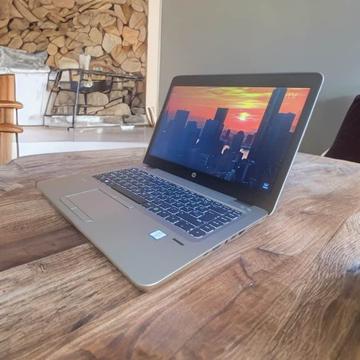 Stílus és erő HP EliteBook 840 G3 I7-6600U/8GB DDR4/512SSD/14" Laptop