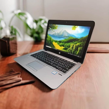 Mindenhol veled HP EliteBook 820 G3 i5-6300u/8GB/512SSD/12,5”/FHD Laptop