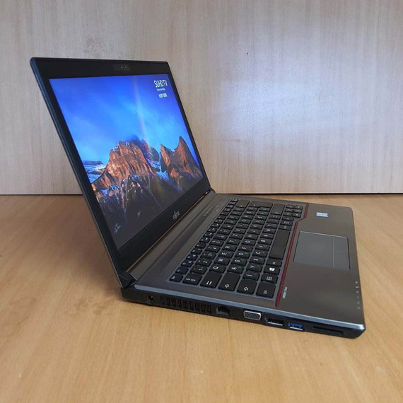 Ultrabook Fujitsu Lifebook E746 i7-6500u/8GB DDR4/256SSD/14”/FHD Laptop Ultrabook Fujitsu Lifebook E746 i7-6500u/8GB DDR4/256SSD/14”/FHD Laptop