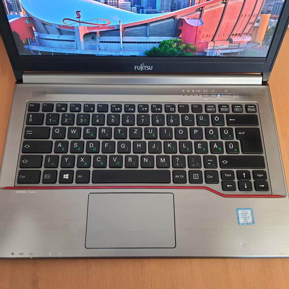 Ultrabook Fujitsu Lifebook E746 i7-6500u/8GB DDR4/256SSD/14”/FHD Laptop Ultrabook Fujitsu Lifebook E746 i7-6500u/8GB DDR4/256SSD/14”/FHD Laptop