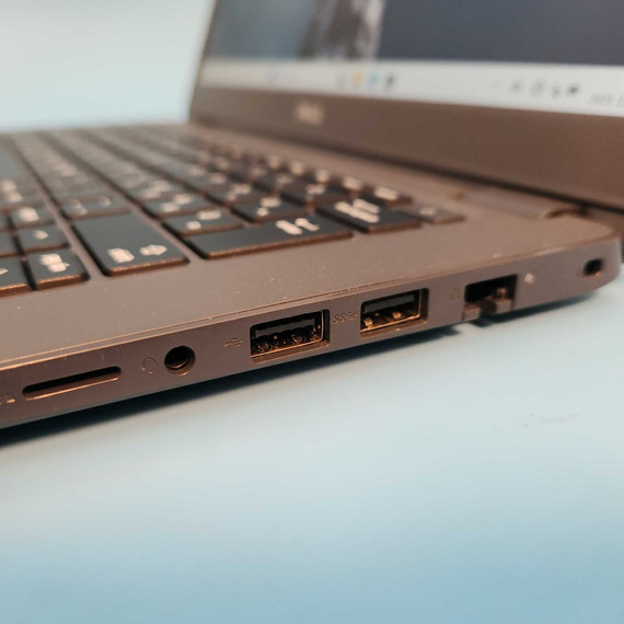 Megbízható teljesítményű Dell Latitude 3410 I3-10110U/8GB DDR4/256GB SSD/FHD/14" laptop
