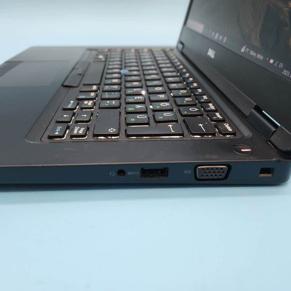 Mindennapi munkához DELL Latitude E5480 i5-7300U/16GB DDR4/256GB SSD/FHD/14 Laptop