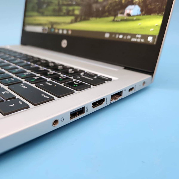 Úton is veled HP ProBook 430 G7 i5-10210u/16GB/256SSD/13,3/FHD Laptop