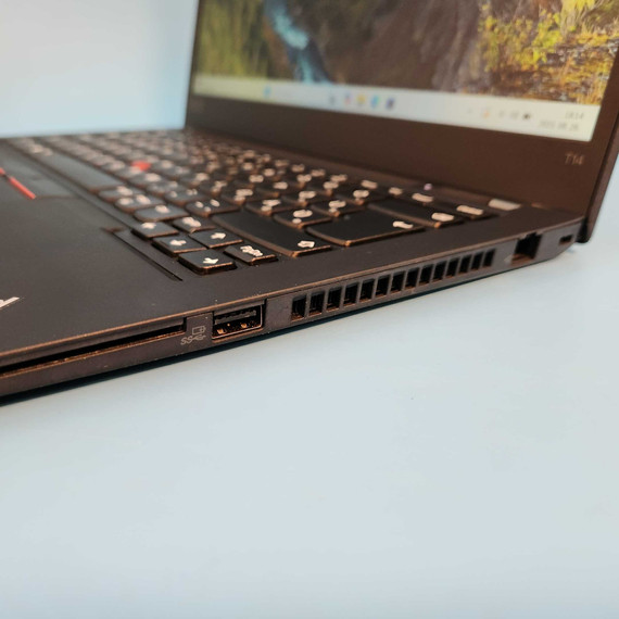 Prémium Lenovo ThinkPad T14 i5-10210U/16DDR4/256SSD/FHD/14" Laptop