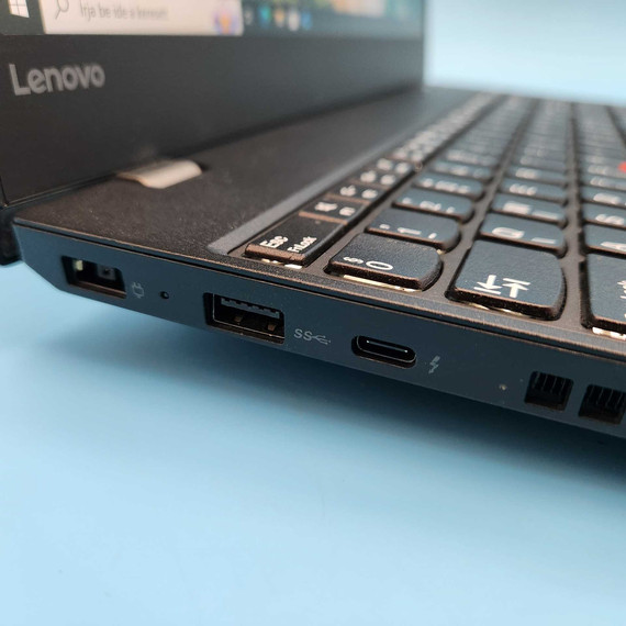Workstation Lenovo ThinkPad P51S i7-7600u/32/2TB/Quadro M520 2GB/4K/15,6" Workstation Lenovo ThinkPad P51S i7-7600u/32/2TB/Quadro M520 2GB/4K/15,6"