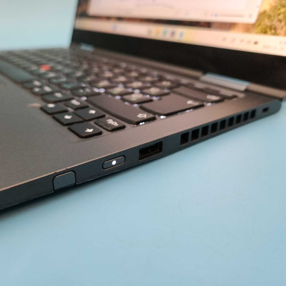 Érintőképernyős Lenovo ThinkPad X1 Yoga i5-8265U/8GB/256GB SSD/13.5"/FHD Touch+Toll Érintőképernyős Lenovo ThinkPad X1 Yoga i5-8265U/8GB/256GB SSD/13.5"/FHD Touch+Toll