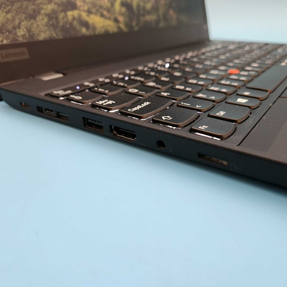 Lenovo ThinkPad P53s i7-8665U/32DDR4/1TB SSD/Nvidia P520 2GB/15,6" Workstation Laptop