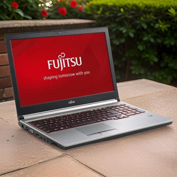 Erőteljes Fujitsu Celsius H730 i7-4800MQ/8GB/256SSD/NVIDIA K1100M/DVD/15,6" Workstation Laptop