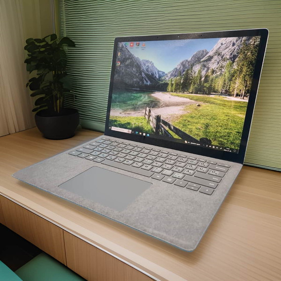 Prémium kategóriás Microsoft Surface 2 I5-8350U/8GB DDR4/128 NVME SSD/2K/13.5" Touch
