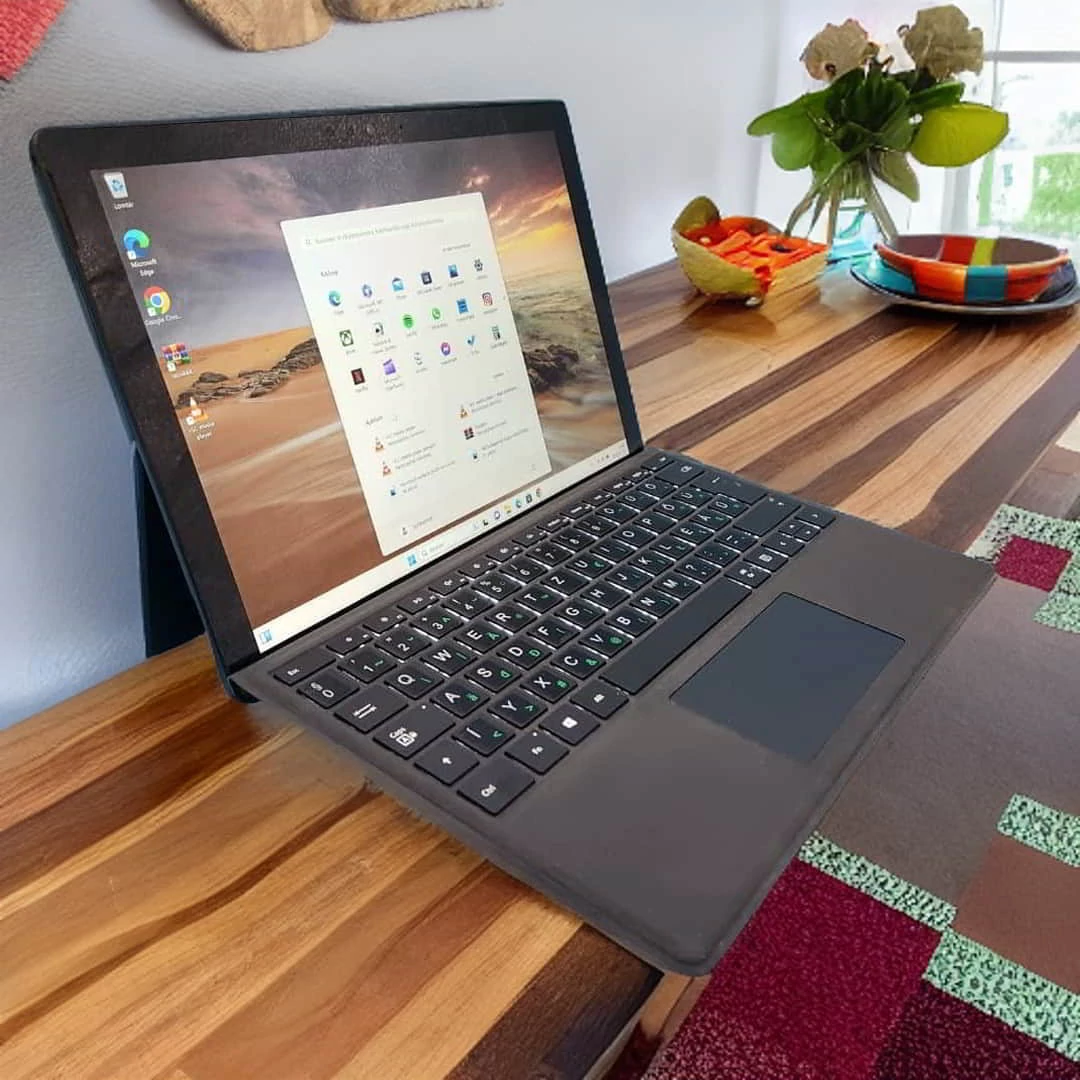 A profi talakul Microsoft Surface Pro 6 i5 8350u 8 256SSD 2K 12